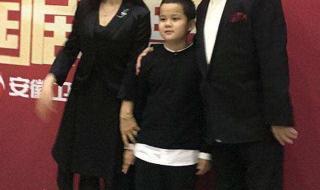 夜幕下的哈尔滨王刚